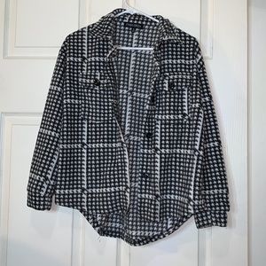 Comfy black and white shacket